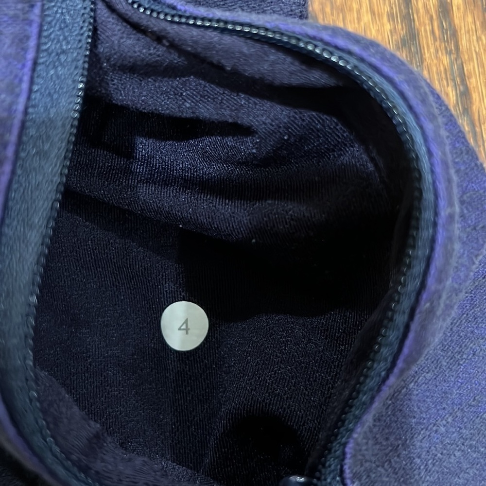 🍋Lululemon In Stride Jacket *Denim! - Picture 10 of 12